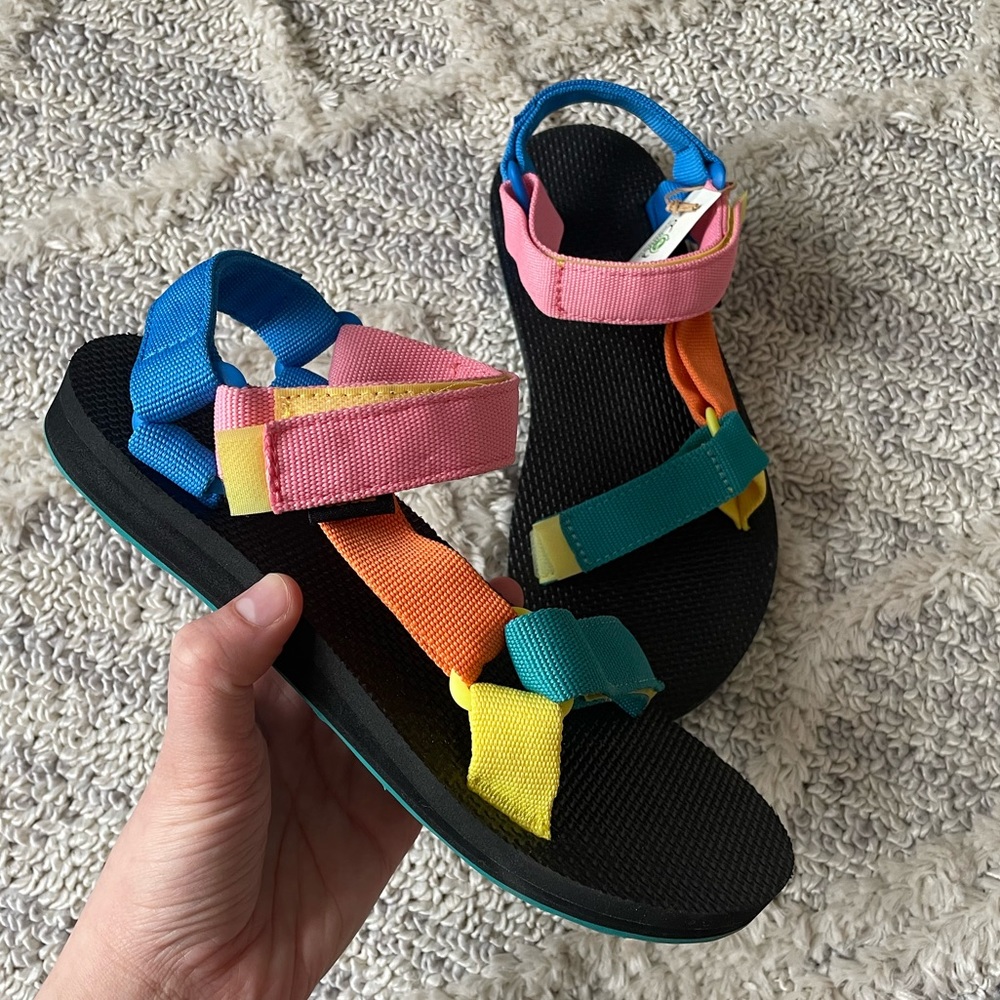 NWT NEW Teva Original Universal Sandals in Retro Colorblock - Size 6